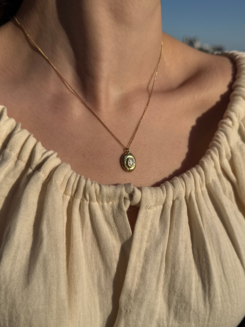 Oval Taşlı Pirinç Kolye
