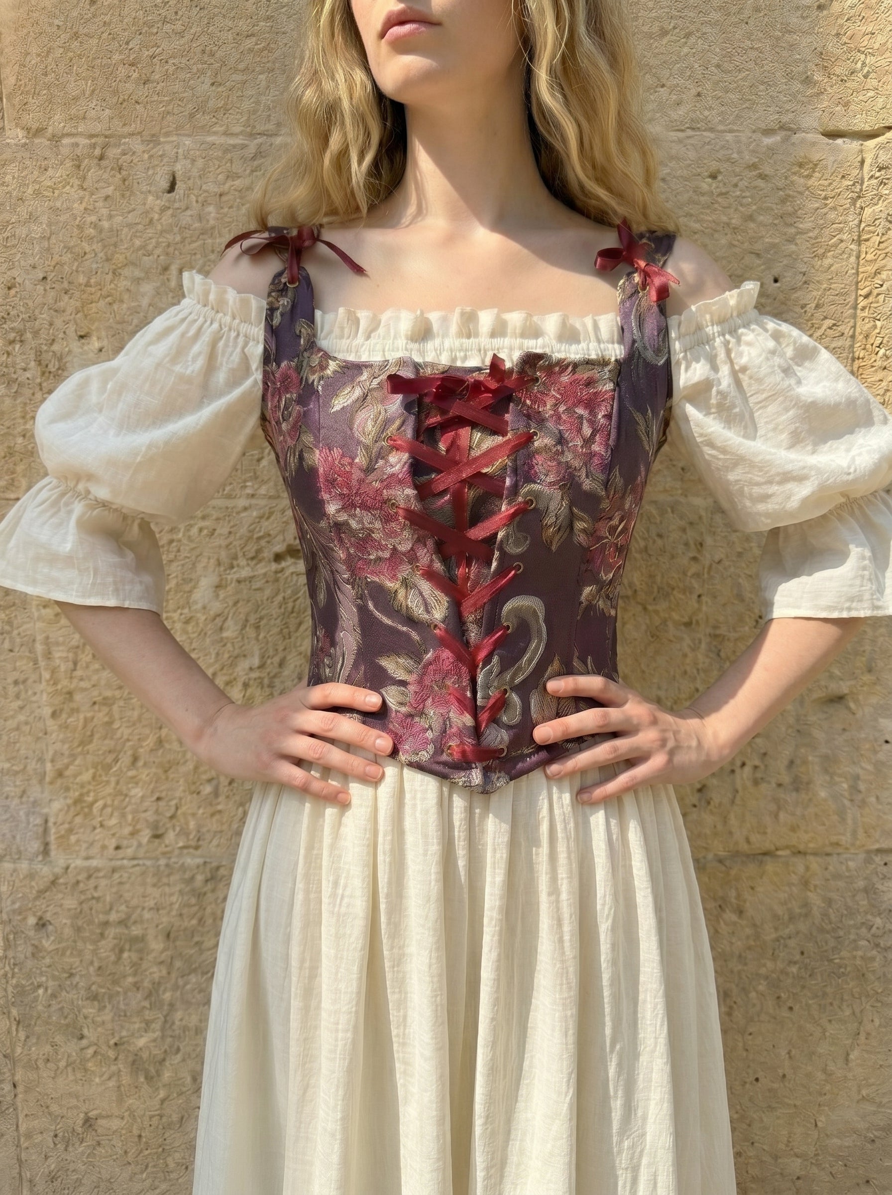 DİANA KORSE BÜSTİYER