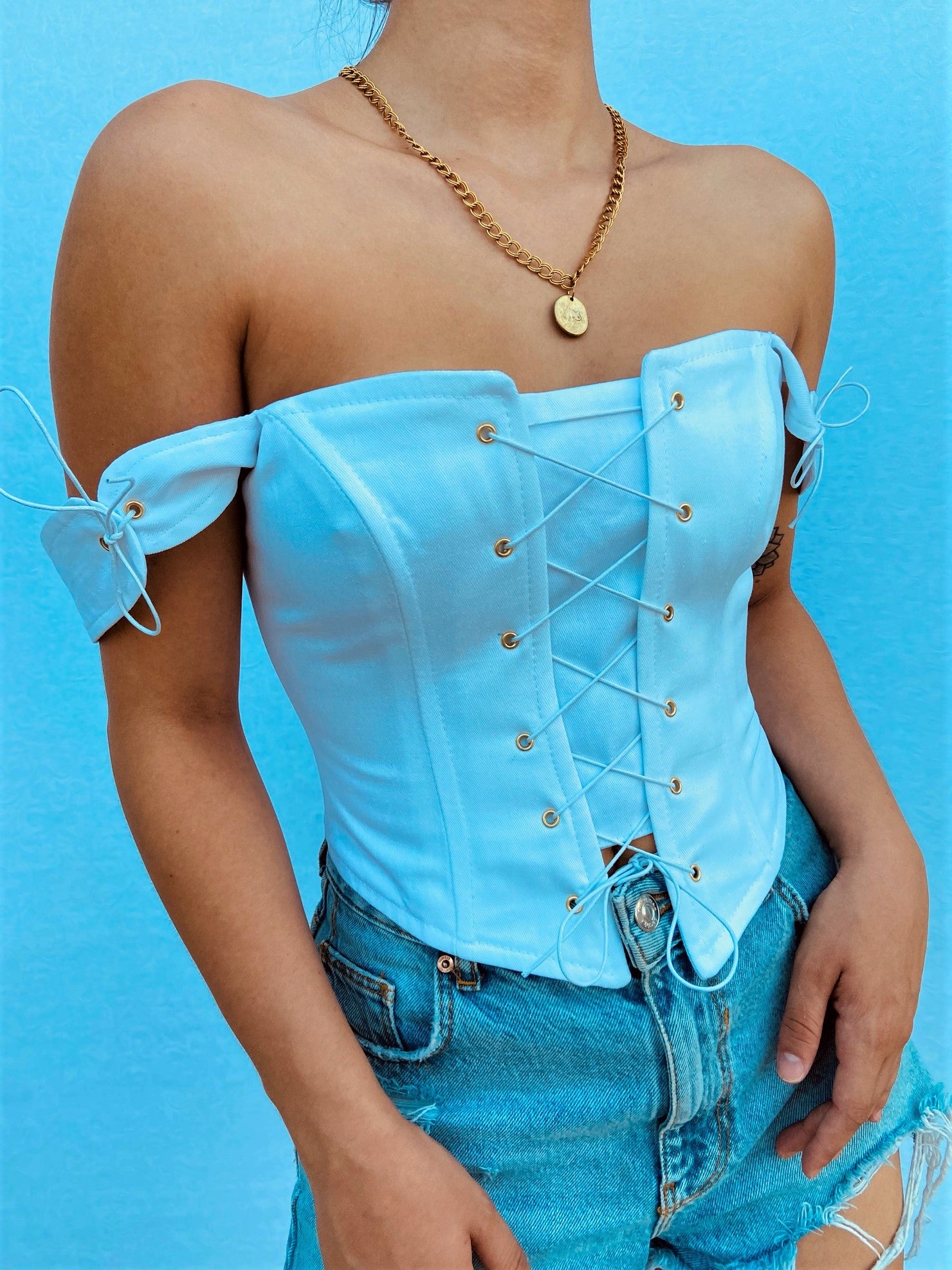 BEYAZ KORSE-BÜSTİYER