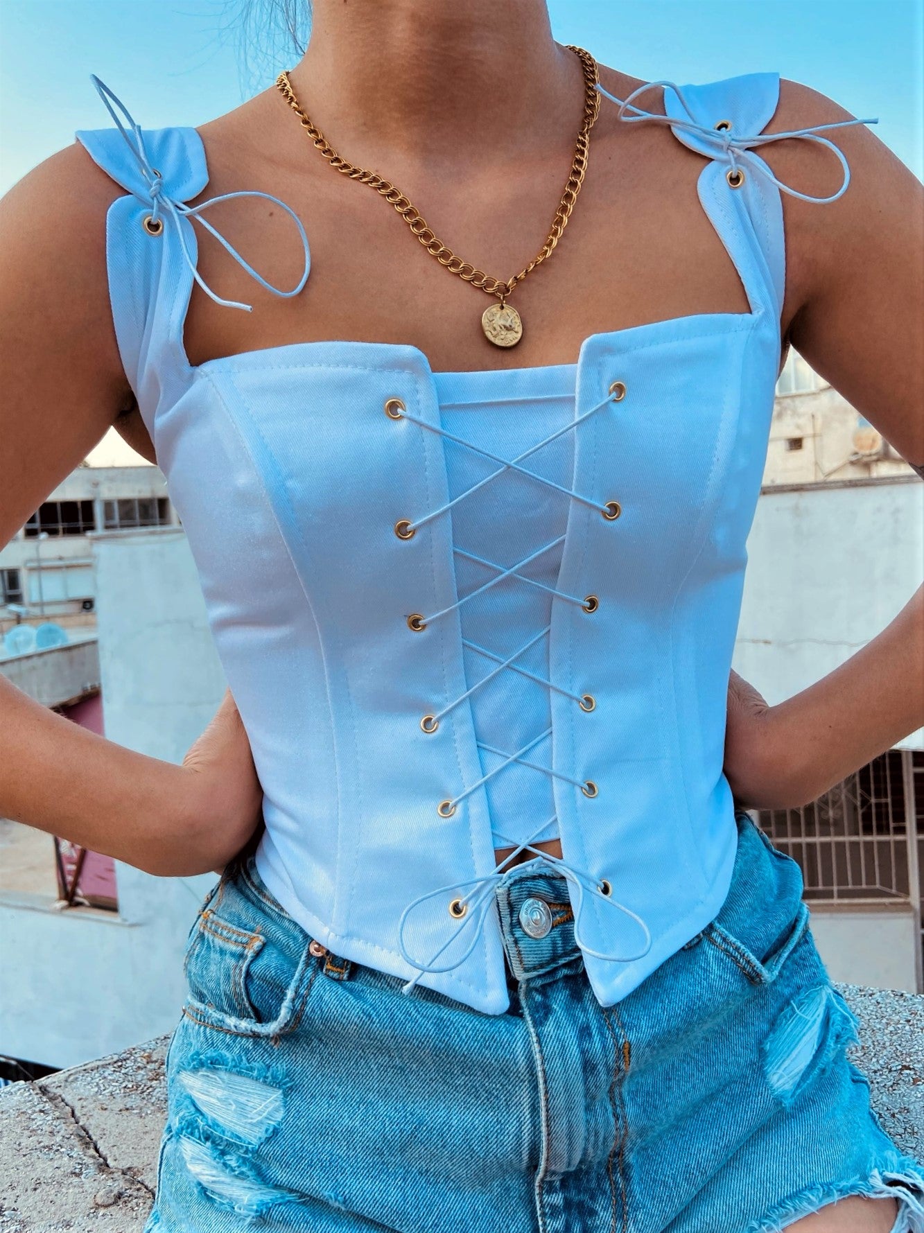 BEYAZ KORSE-BÜSTİYER